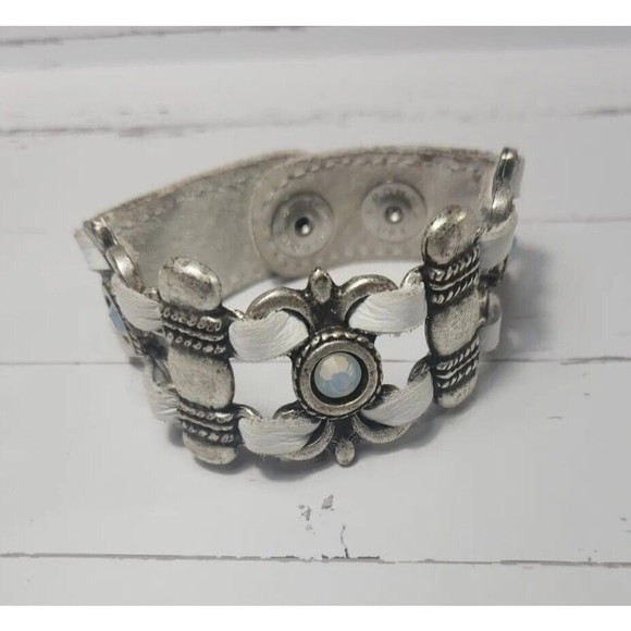Leatherock White Multi Strand Leather Snap Bracelet Rhinestone Cuff 7.5"L x 1" W - Picture 8 of 11